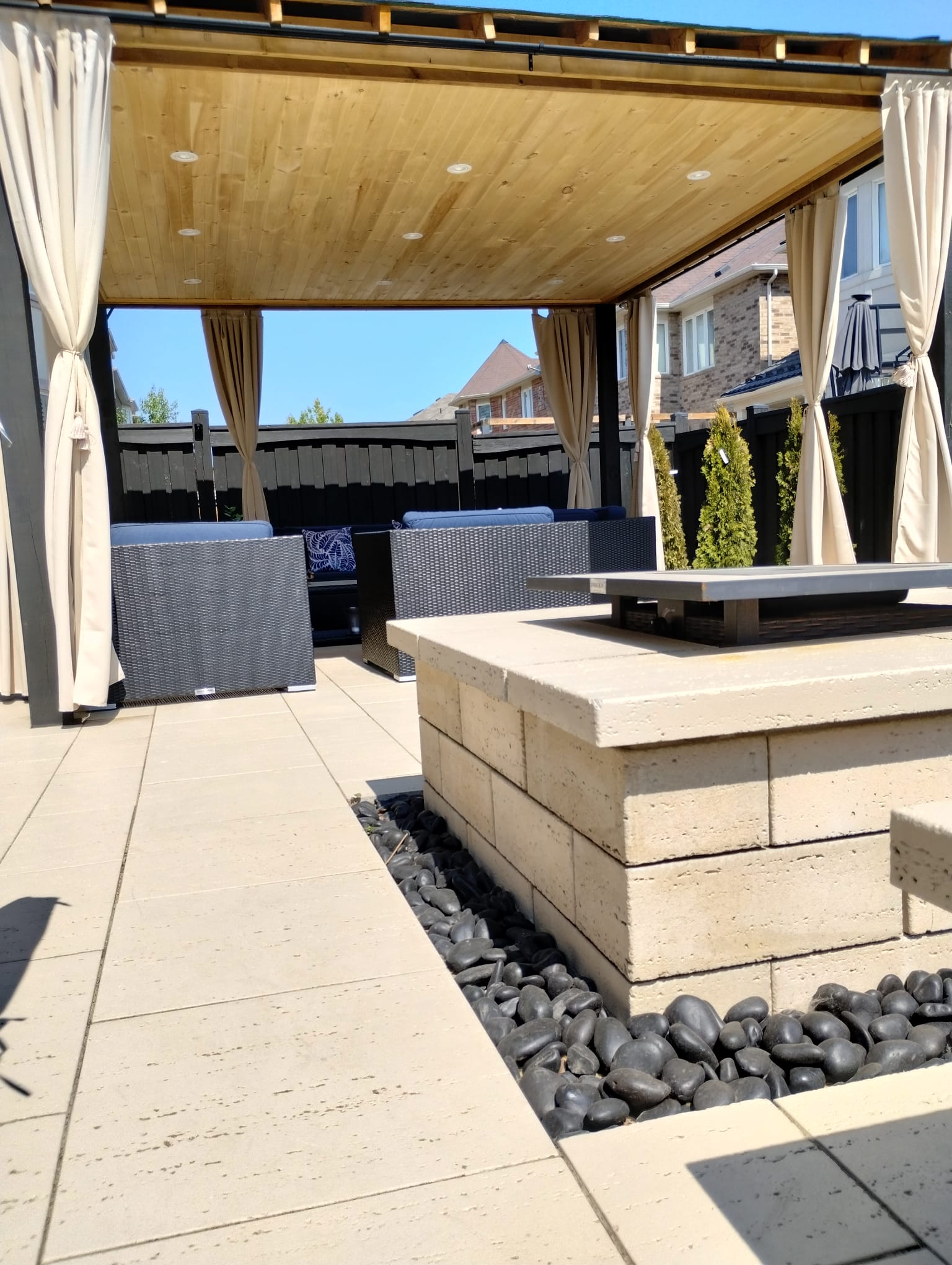 Wood deck and pergola Seven Stones